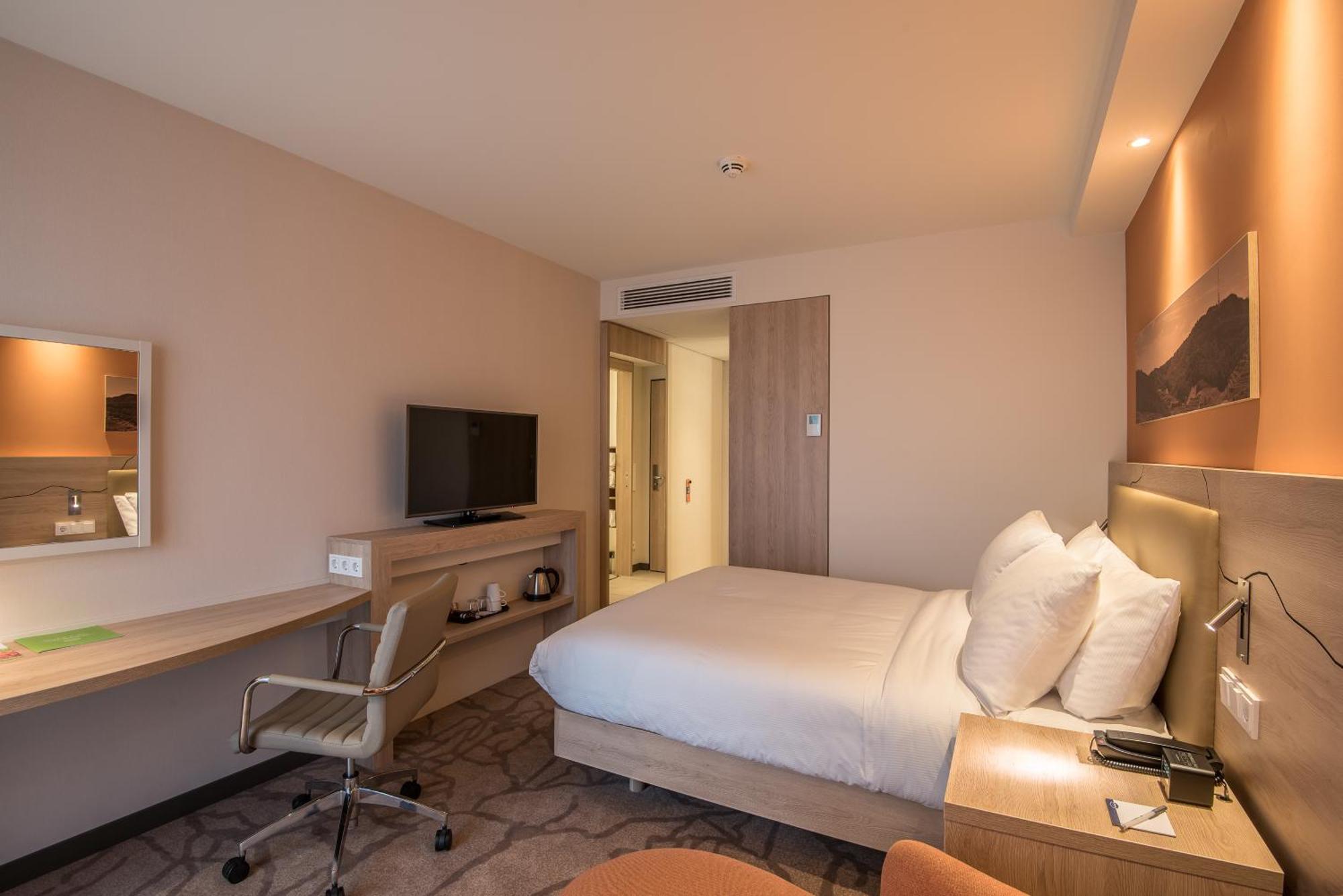 Hampton By Hilton Freiburg Hotel Exterior foto