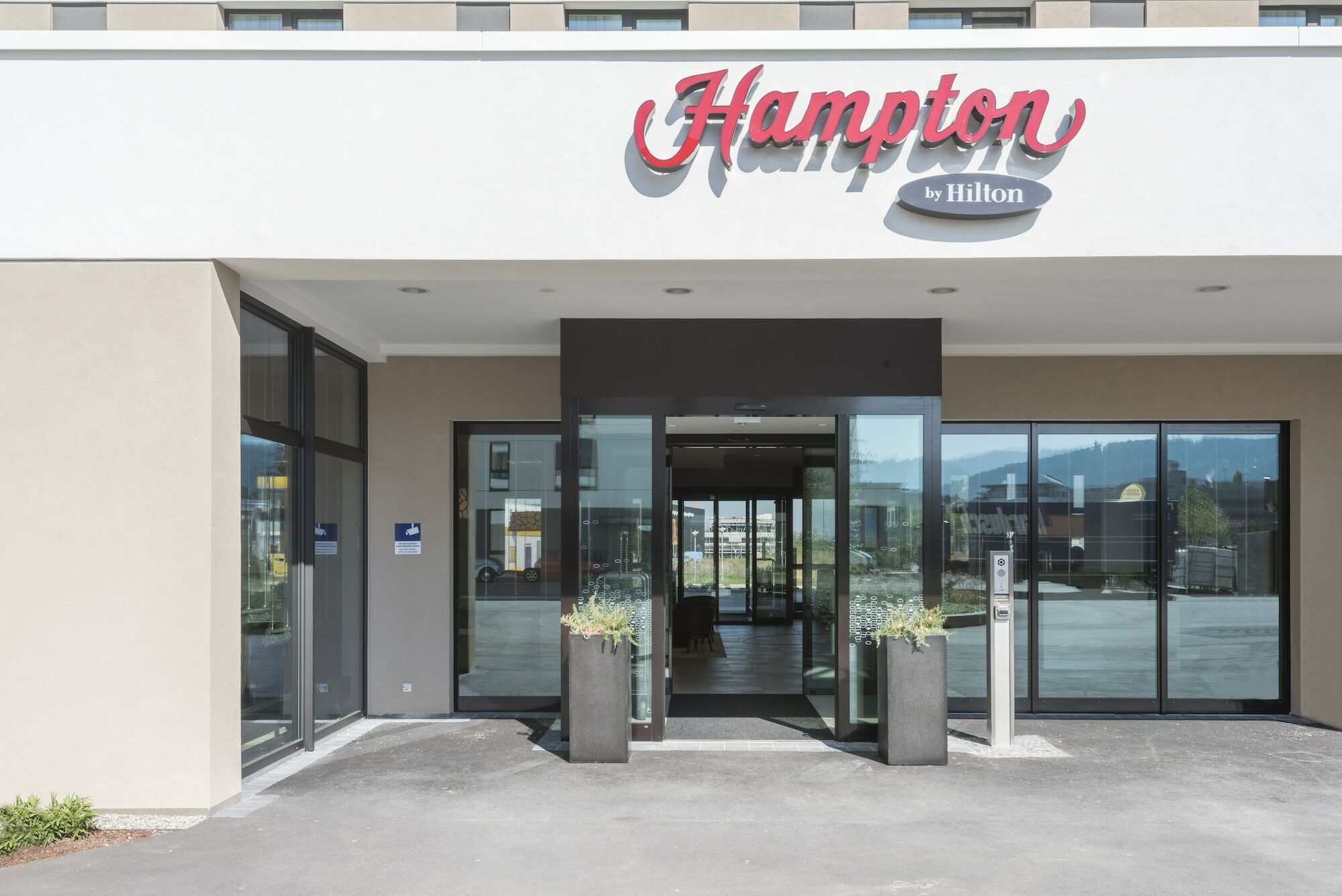 Hampton By Hilton Freiburg Hotel Exterior foto